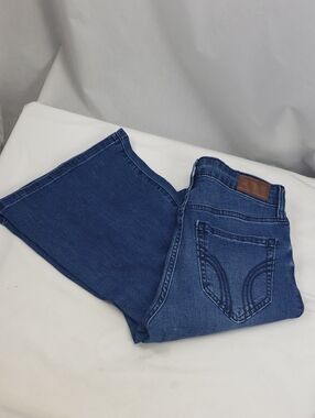 Hollister High-Rise Flare Distressed Jeans Size 6L